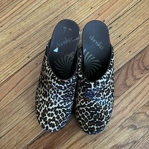 Dansko clogs size 37- brand new!!!
